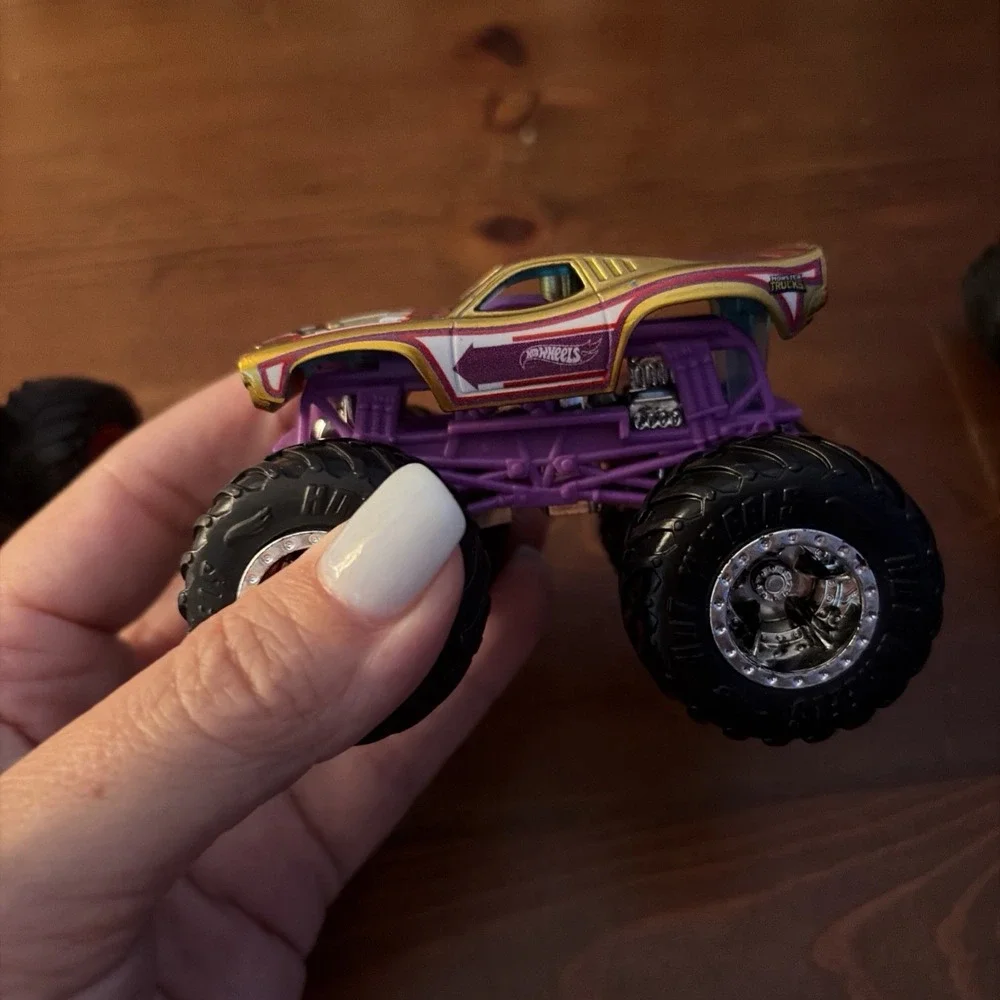 Hot Wheels Monster Jam Lot Of 4 Diecast 1:64 Scale Monster Trucks Wonder Women